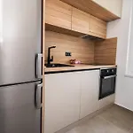 Bright 2bdr With Balcony - Free Parking Daire