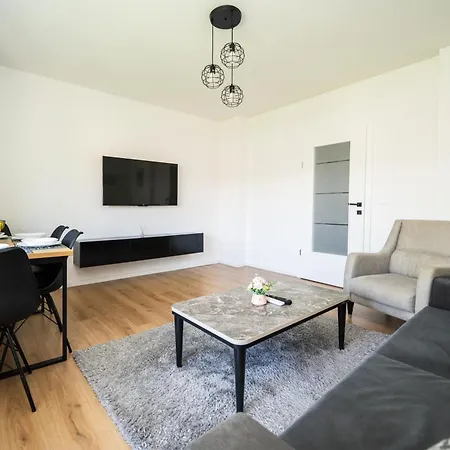 Bright 2bdr With Balcony - Free Parking Apartment Sarajevo
