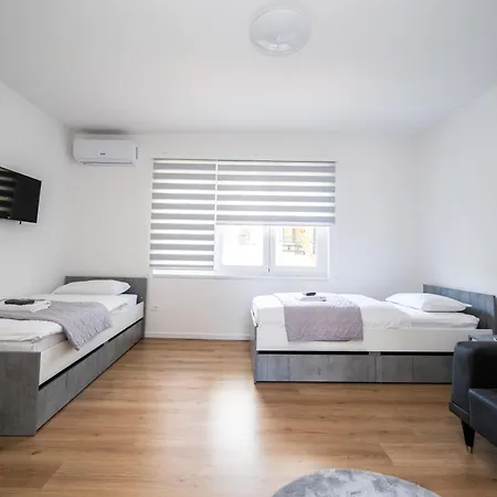 Apartment Bright 2bdr With Balcony - Free Parking Sarajevo