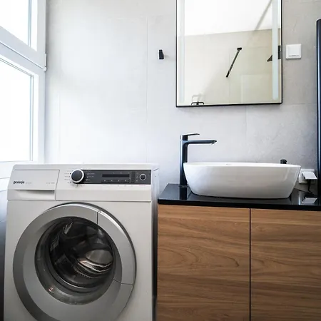 Bright 2bdr With Balcony - Free Parking Apartment Sarajevo
