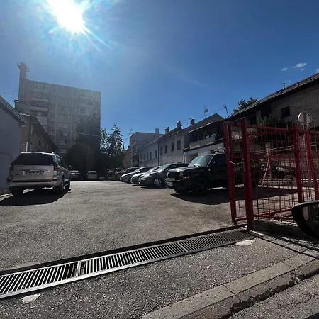 アパート Bright 2bdr With Balcony - Free Parking